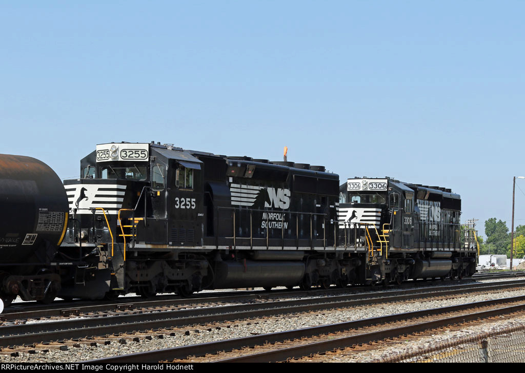 NS 3255 & 3306 shove train P15 into the yard